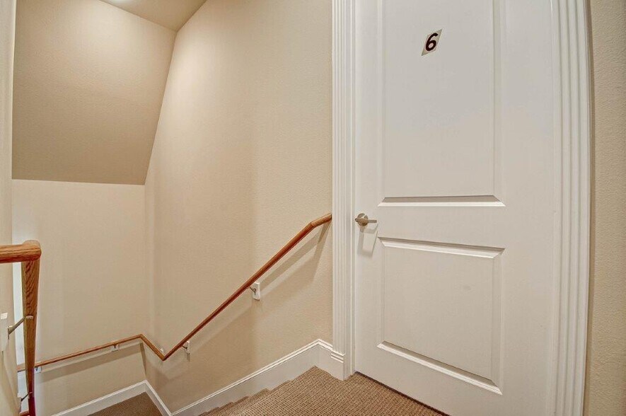 More Photos Of 303 Longmire Rd, Conroe Office For Lease