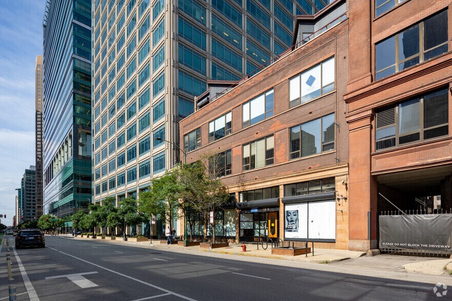 More Photos Of 118 N Clinton St, Chicago Loft Creative Space For Lease