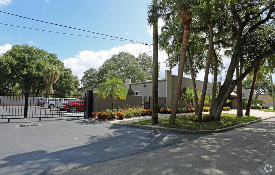 More Photos Of 1111 W Cass St, Tampa Office For Lease