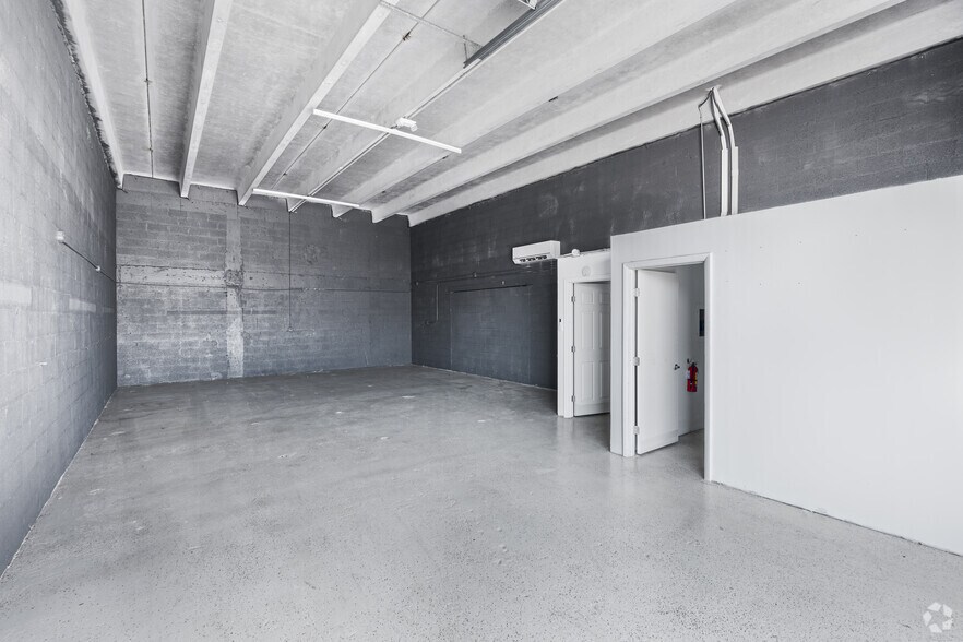 More Photos Of 2099 NW 141st St, Opa Locka Warehouse For Lease
