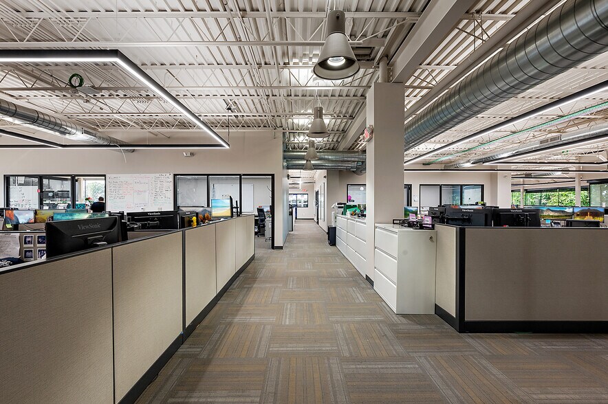 More Photos Of 43750 Garfield Rd, Clinton Township Office For Lease