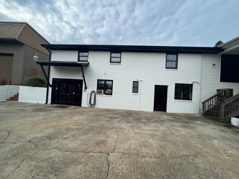 More Photos Of 1675 NW Old 41 Hwy, Marietta Service For Lease