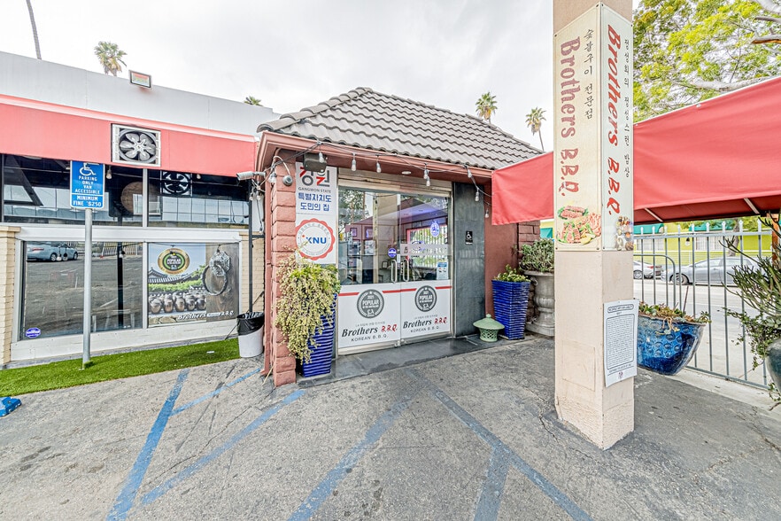 More Photos Of 3680 W 6th St, Los Angeles Restaurant For Sale