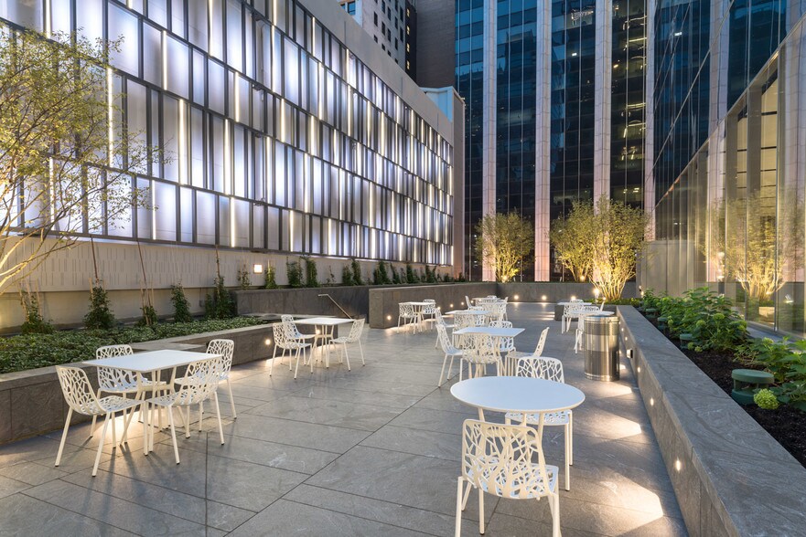 More Photos Of 151 N Franklin St, Chicago Office For Lease