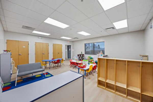 More Photos Of 4520 Military Rd, Niagara Falls Office For Sale