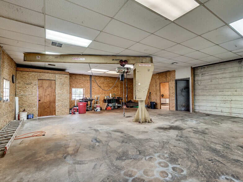 More Photos Of 22514 2930 rd, Kingfisher Industrial For Sale