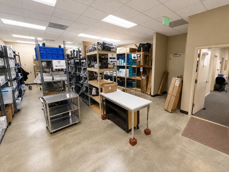 More Photos Of 2148 Pelham Pky, Pelham Office For Sale