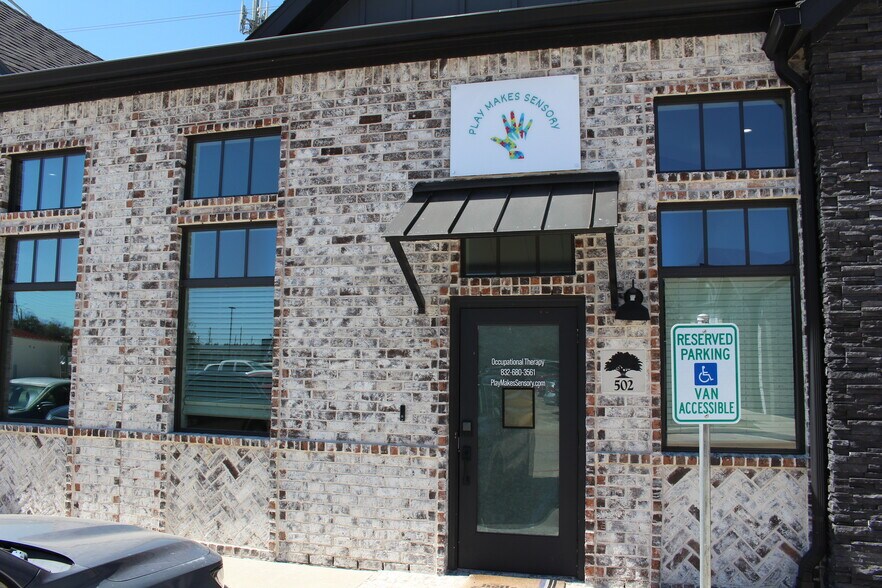 More Photos Of 2035 N Mason Rd, Katy Medical For Lease