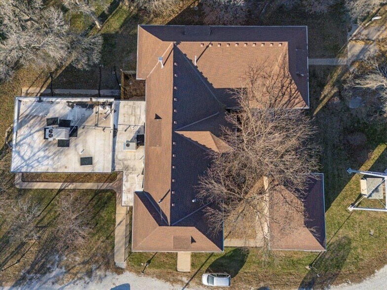 More Photos Of 21551 270th St, Mc Clelland Office For Sale