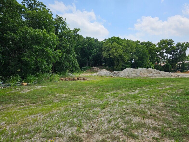 More Photos Of 1210 N 1st Ave, Durant Warehouse For Sale