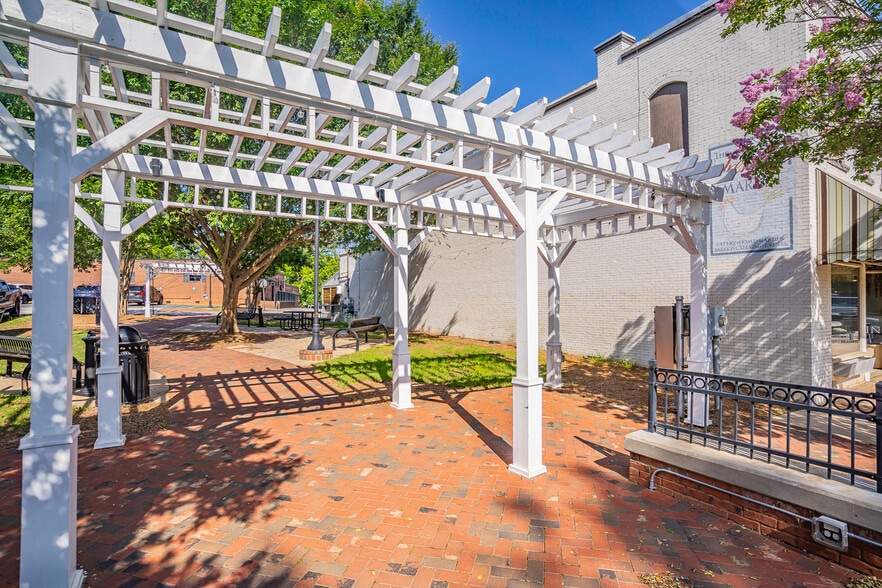 More Photos Of 3840 Highway 42, Locust Grove Restaurant For Sale