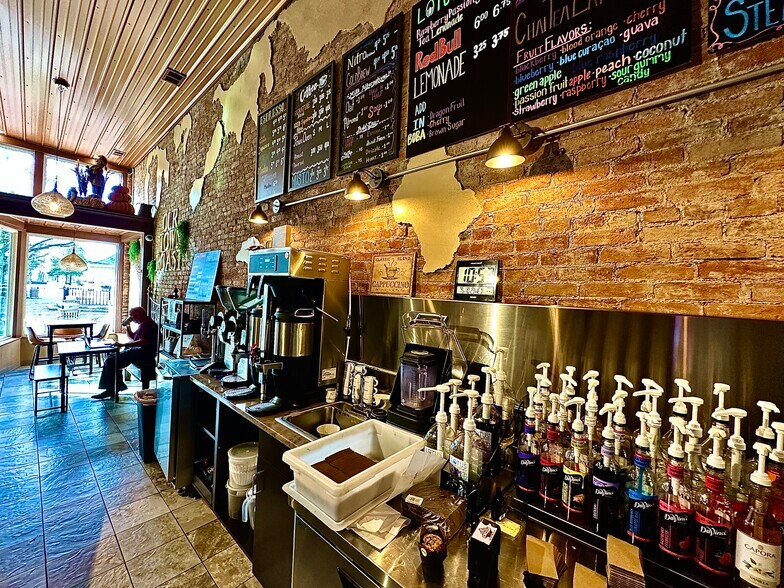 More Photos Of 124 N Main St, Lima Specialty For Sale