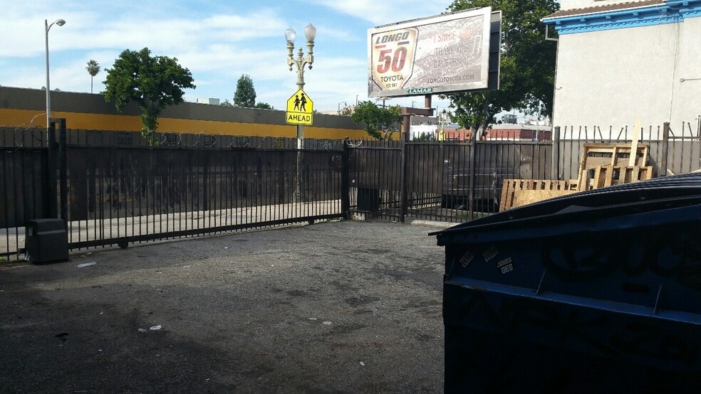 More Photos Of 3816-3818 S Broadway, Los Angeles Manufacturing For Lease