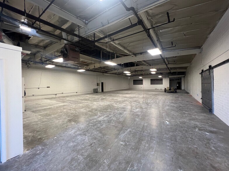 More Photos Of 3850 Broadway Pl, Los Angeles Warehouse For Sale