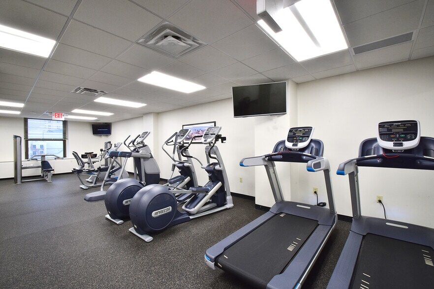 More Photos Of 1621 Euclid Ave, Cleveland Office For Lease