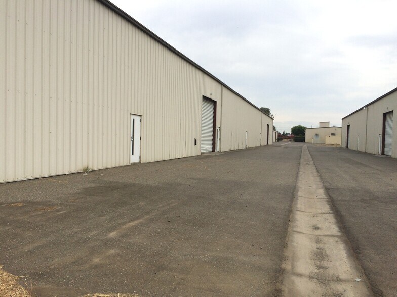 More Photos Of 250 Commerce Ave, Atwater Warehouse For Lease