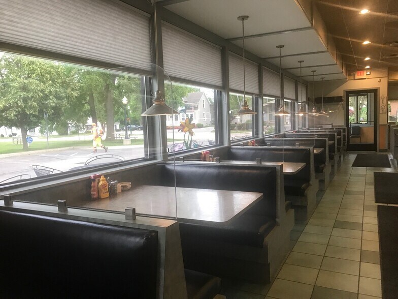 More Photos Of 8200 Macomb St, Grosse Ile Restaurant For Sale