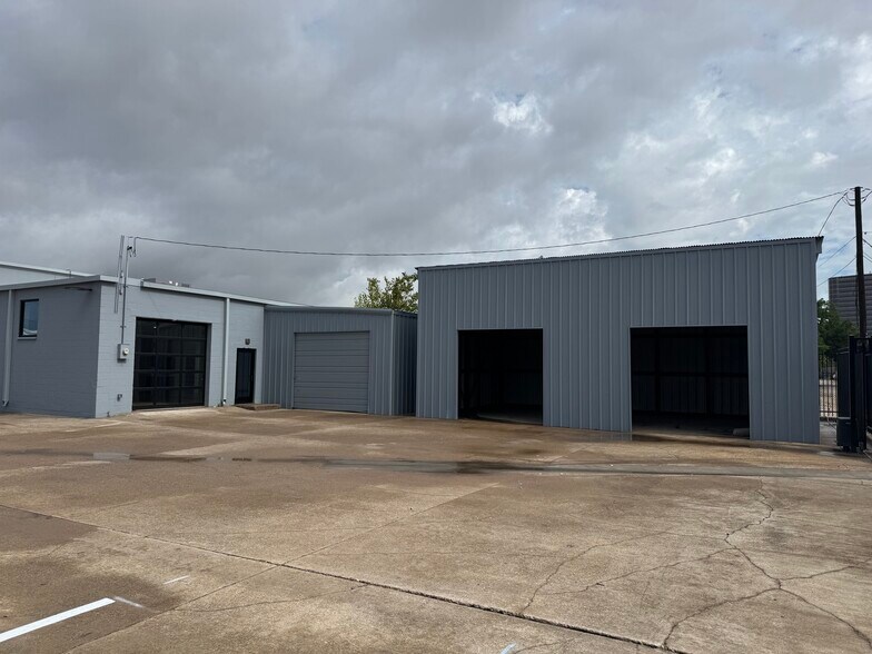More Photos Of 4746 Memphis St, Dallas Light Distribution For Lease