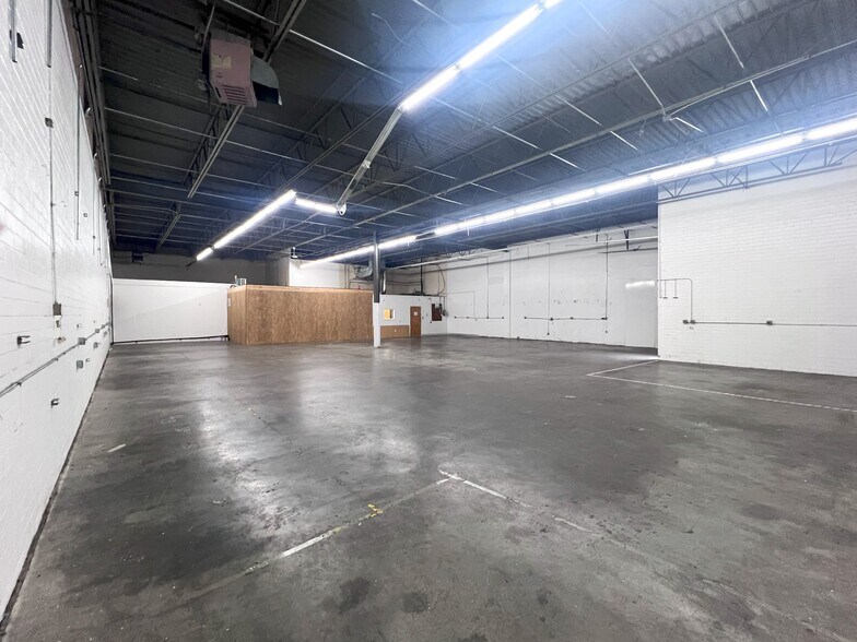 More Photos Of 4603 Dwight Evans Rd, Charlotte Warehouse For Lease