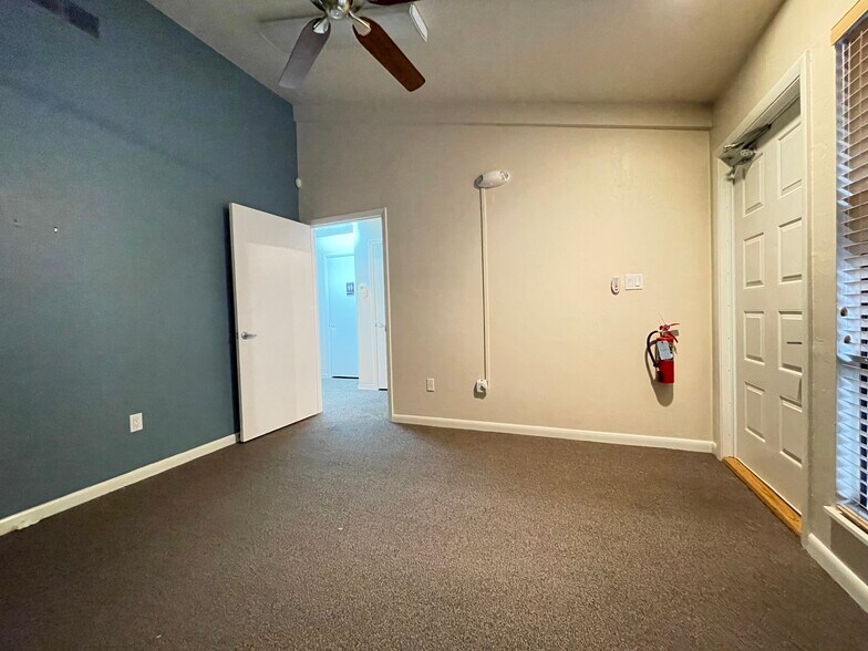 More Photos Of 7328 W University Ave, Gainesville Office For Lease