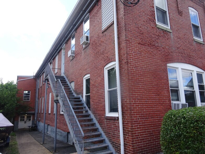 More Photos Of 3146 Marion St, Laureldale Manufacturing For Sale