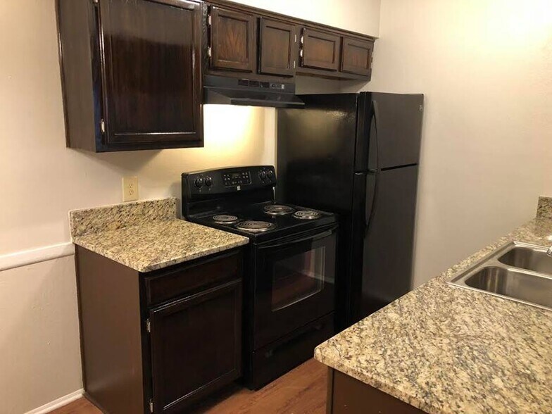 More Photos Of 811 Darby Blvd, San Antonio Apartments For Sale