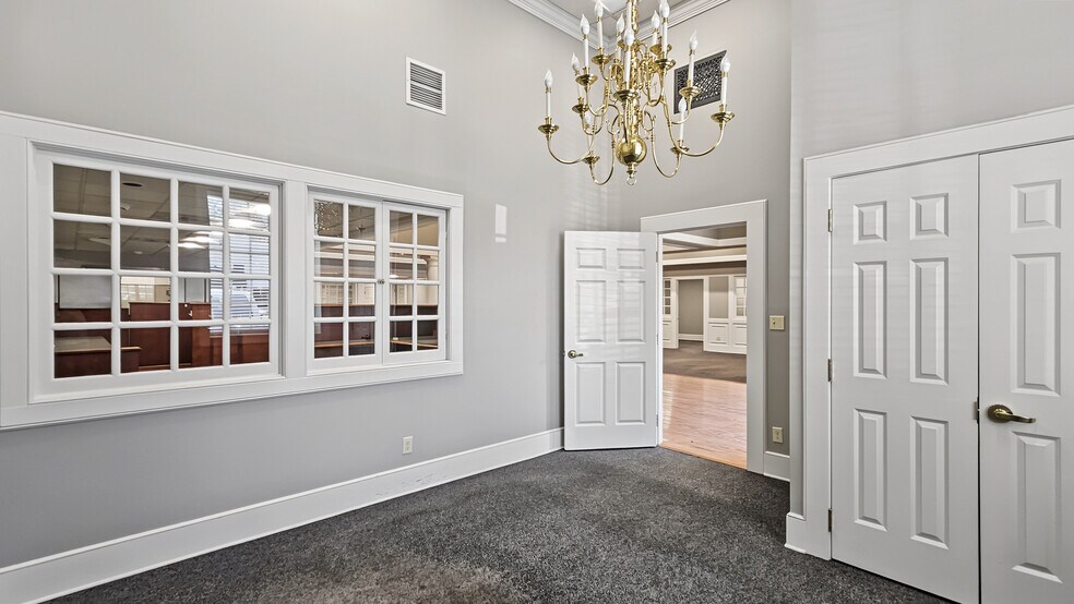 More Photos Of 112 N Jefferson St, Athens Bank For Lease