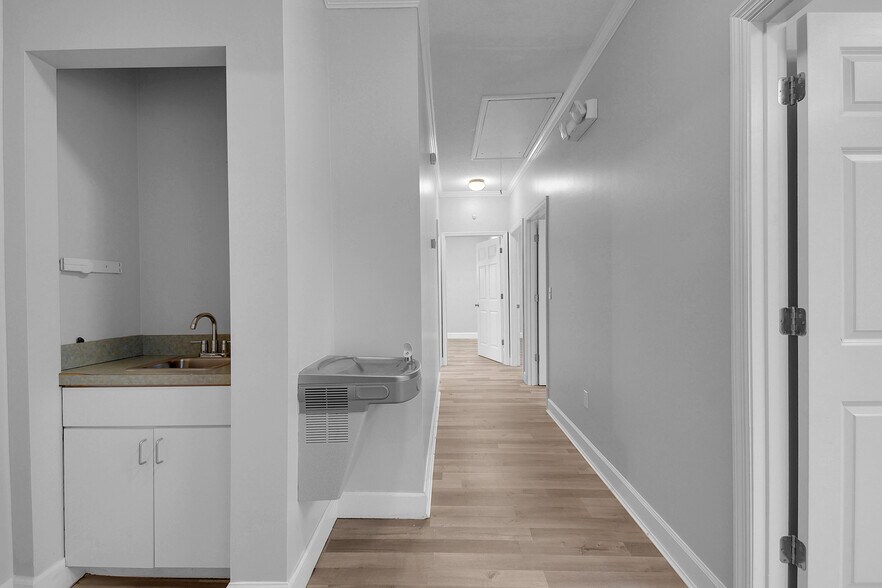 More Photos Of 9905 Old St Augustine Rd, Jacksonville Medical For Lease