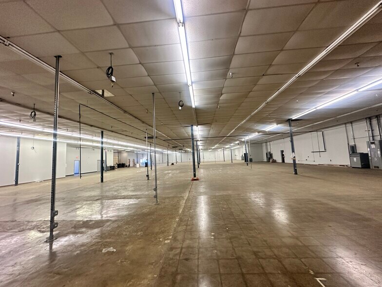More Photos Of 1001 NE Loop 820, Fort Worth Distribution For Lease