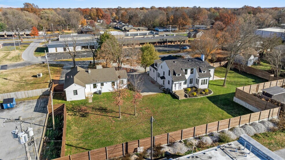 More Photos Of 2049 S Brentwood Blvd, Springfield Office For Sale