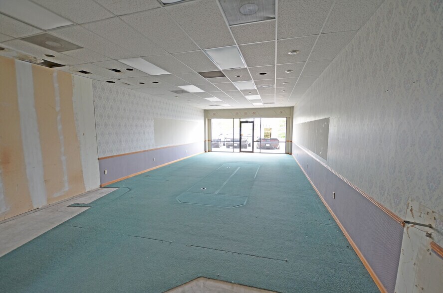 More Photos Of 3101 N Rock Rd, Wichita Unknown For Lease