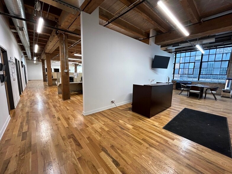 More Photos Of 4348 W Lake St, Chicago Warehouse For Lease