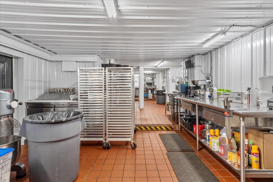 More Photos Of 19112 Keep Tryst Rd, Knoxville Restaurant For Sale