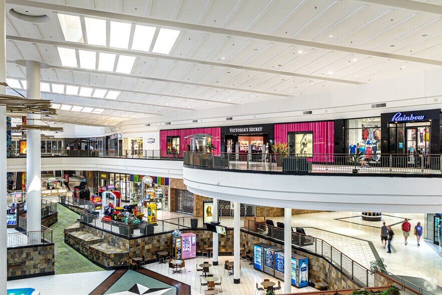 More Photos Of 18813 E 39th St, Independence Unknown For Lease