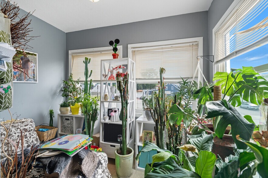 More Photos Of 1043-1045 Charles St, Providence Storefront Retail Residential For Sale