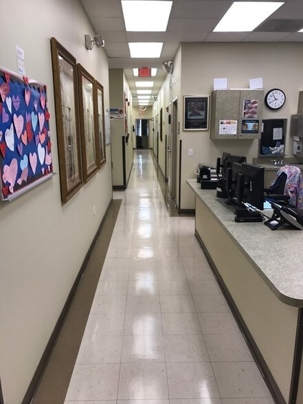 More Photos Of 6937 Medical View Ln, Zephyrhills Medical For Lease