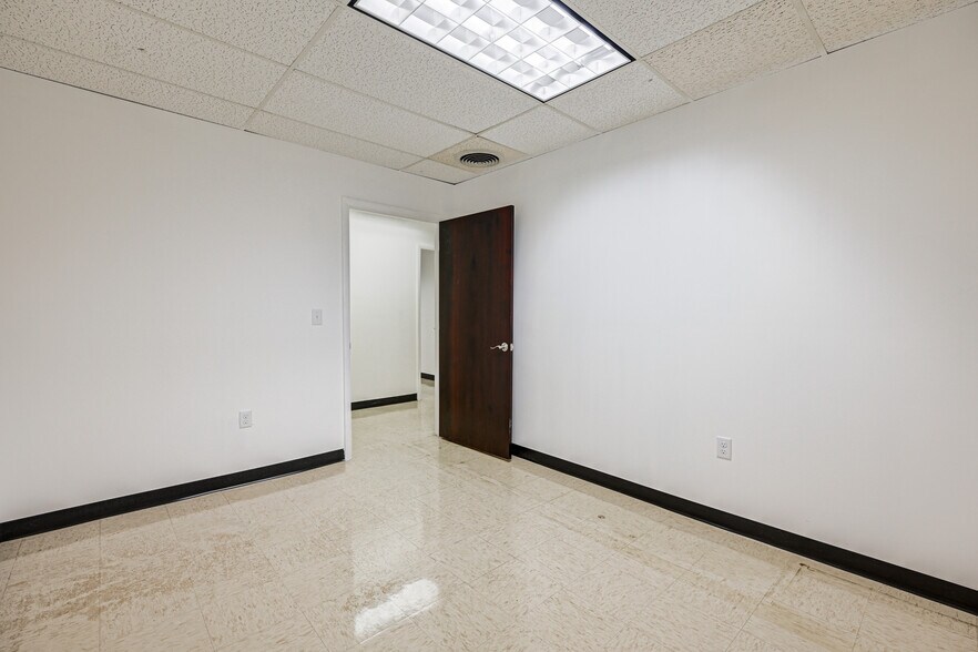 More Photos Of 20 Willow Springs Cir, York Warehouse For Sale