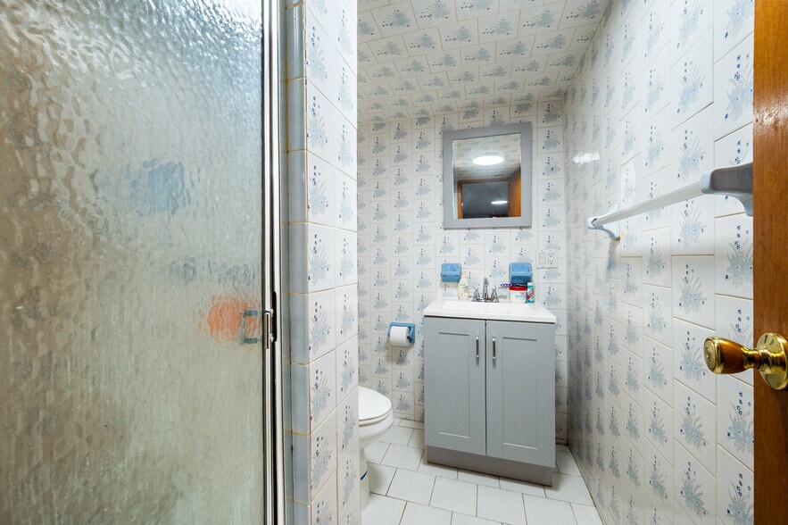 More Photos Of 2101 76th St, Brooklyn Flex For Sale