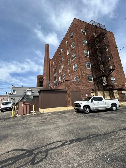 More Photos Of 103 E Maple Ave, Beaver Dam Apartments For Sale