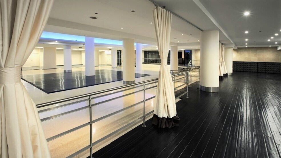 More Photos Of 440 W Randolph St, Chicago Apartments For Sale