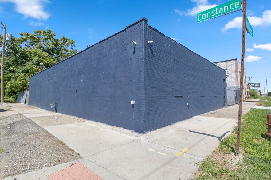 More Photos Of 8411 Southfield Fwy, Detroit Auto Dealership For Sale