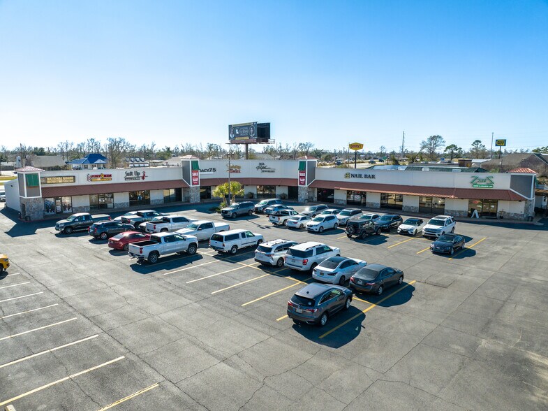 More Photos Of 603-615 W Prien Lake Rd, Lake Charles Freestanding For Lease