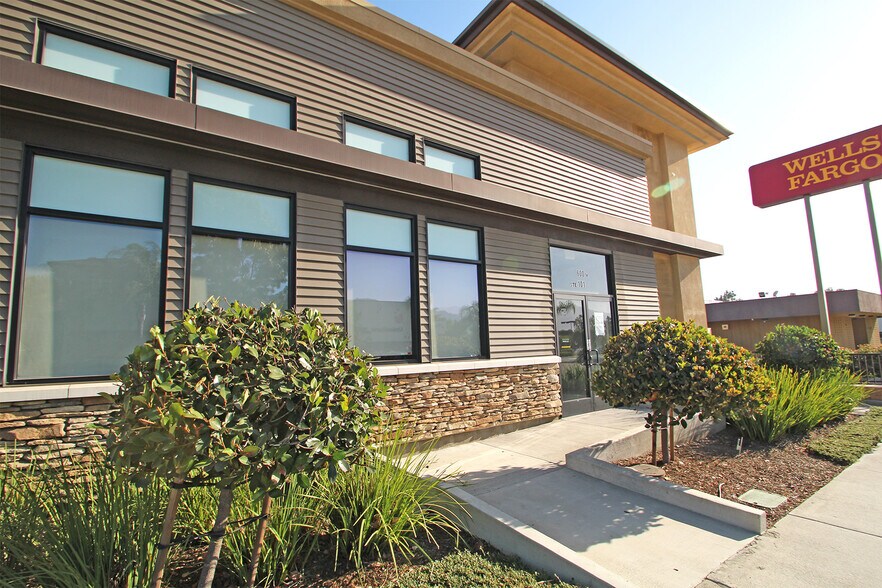 More Photos Of 600 W Route 66, Glendora General Retail For Lease