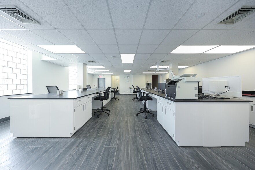 More Photos Of 2940 Richmond Ter, Staten Island Loft Creative Space For Sale