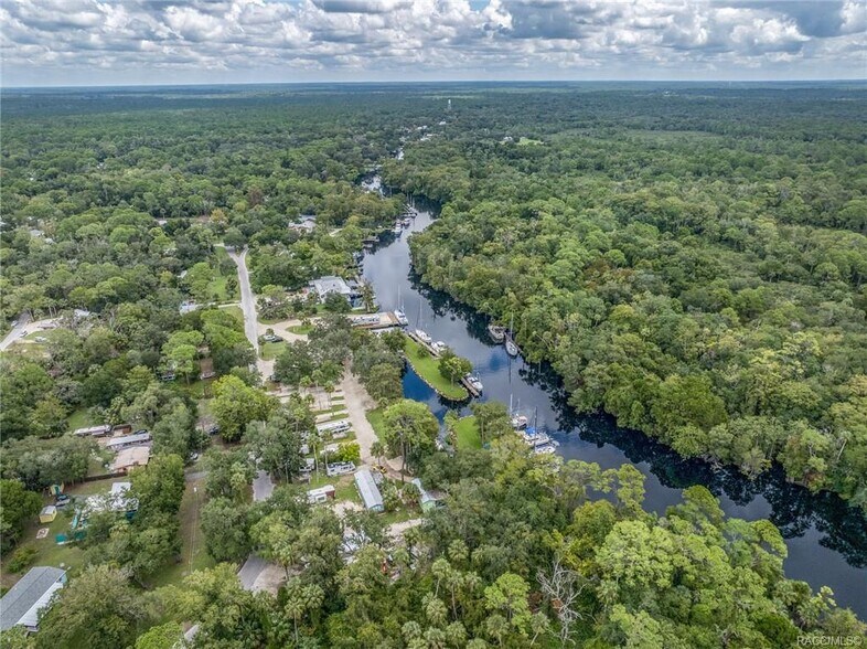 More Photos Of 6617 Riverside Dr, Yankeetown Marina For Sale