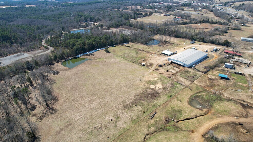 More Photos Of 99 Stacks Dr, Damascus Horse Stables For Sale
