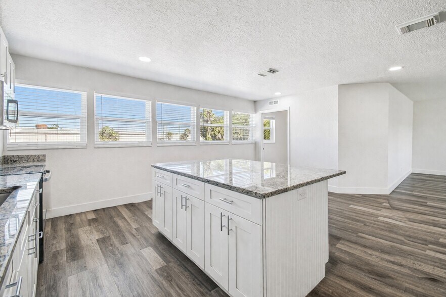 More Photos Of 6010 Wall St, Port Richey Warehouse For Sale