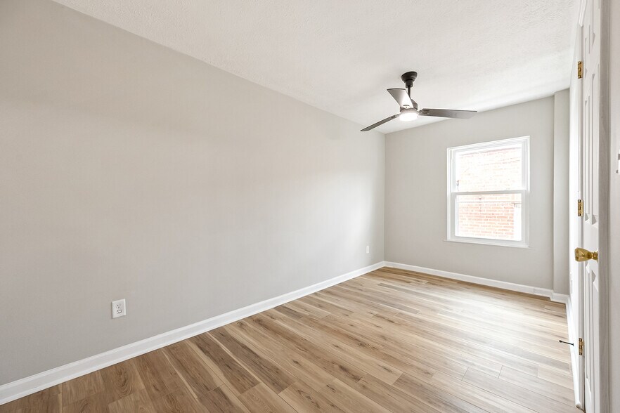 More Photos Of 522 N Main St, Hillsville Office Residential For Sale