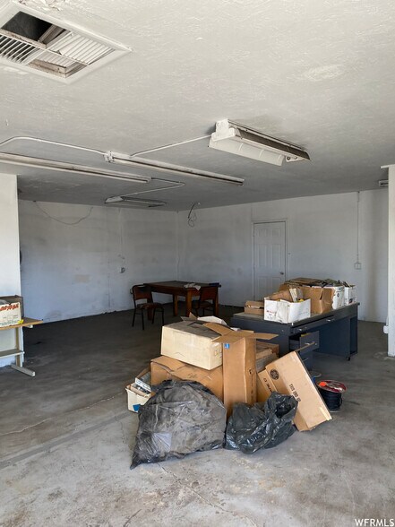 More Photos Of 545 E 100 N, Price Office For Sale