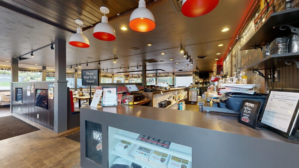 More Photos Of 1005 E Main St, Pullman Restaurant For Sale